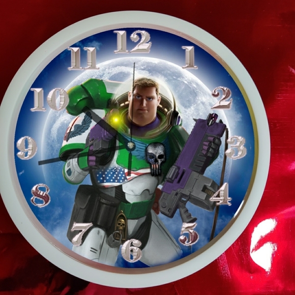 Space Ranger led clock - Picture 2 of 3
